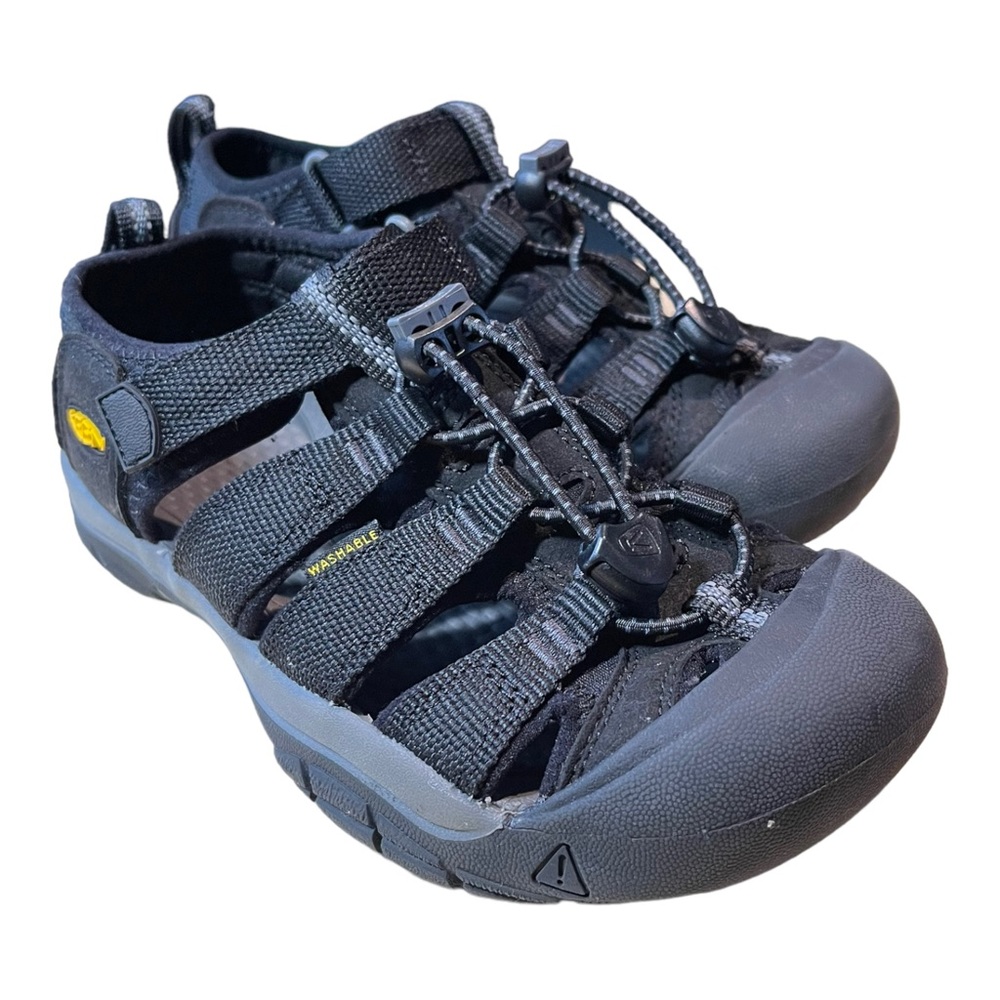 KEEN Unisex-Child Newport H2 Closed Toe Water Sandals | Kids Size: 2 (US)